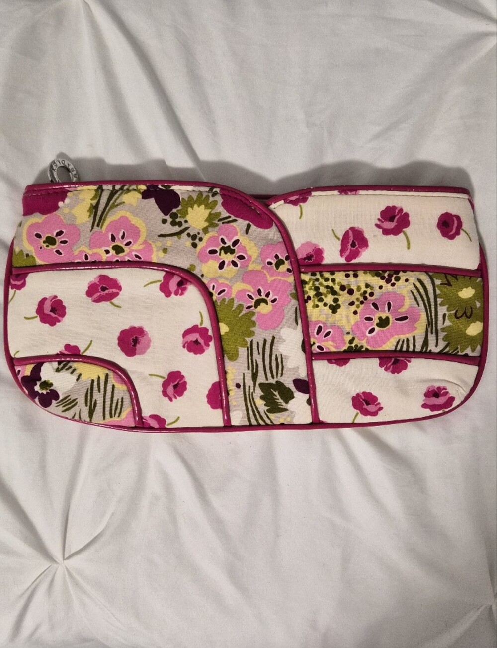 VERA BRADLEY Large Floral Quilted Wristlet Clutch in Pink and White